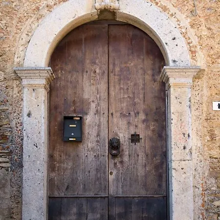 Semesterbostad Palazzo Biondi Maierà